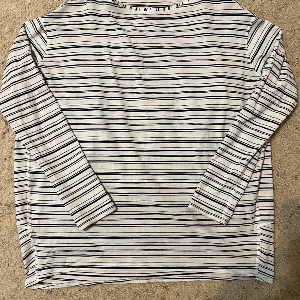 Womens lululemon long sleeve size 4